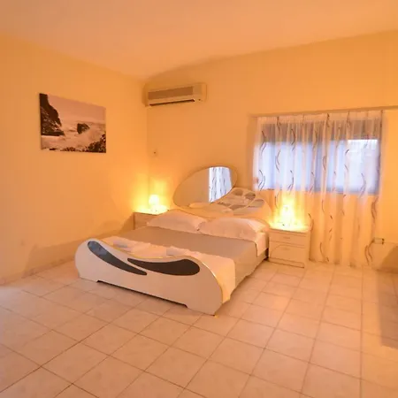 B&B Tirana - Vila 21 Bed & Breakfast Tirana